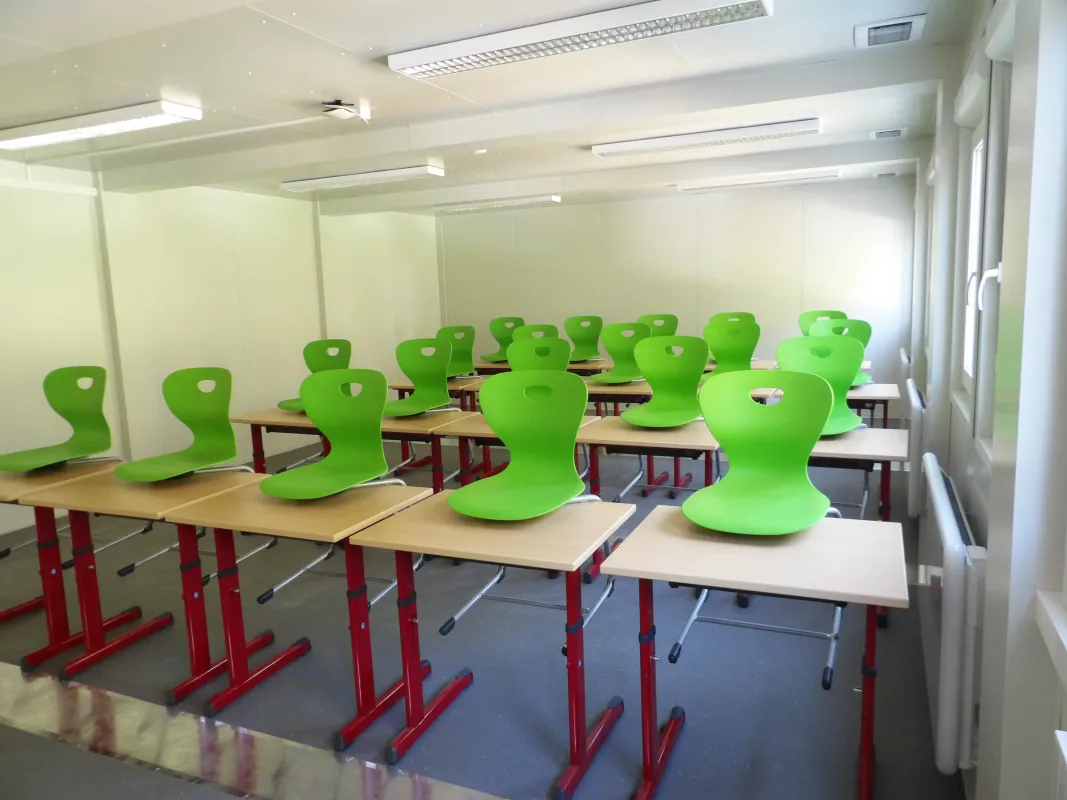 Algeco Containerschule Klassenzimmer