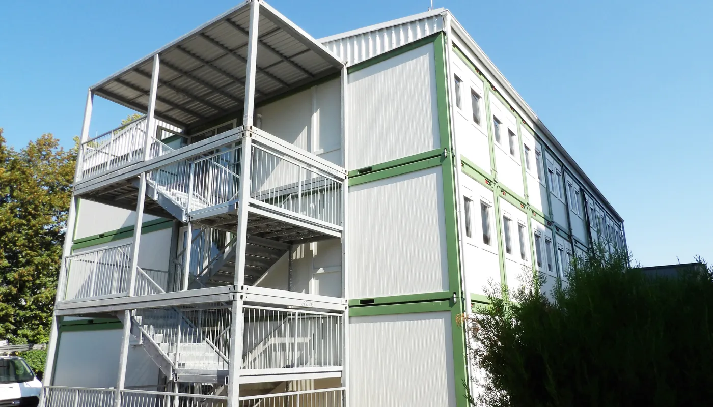 Algeco Containerschule Aussentreppe