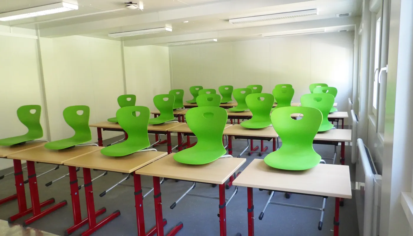 Algeco Containerschule Klassenzimmer