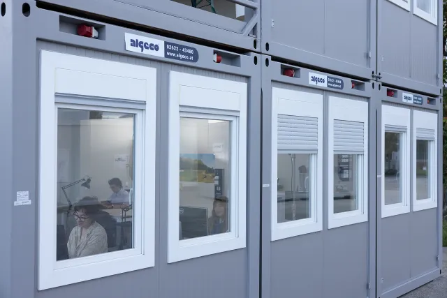 Algeco Stromanschluss aussen